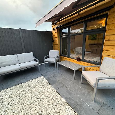 Appartamento Wild & Free Hot Tub Retreat Dartford Esterno foto