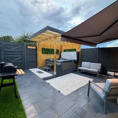 Appartamento Wild & Free Hot Tub Retreat Dartford Esterno foto