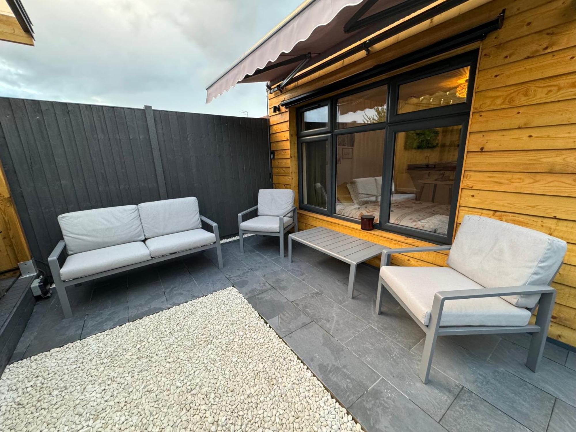 Appartamento Wild & Free Hot Tub Retreat Dartford Esterno foto
