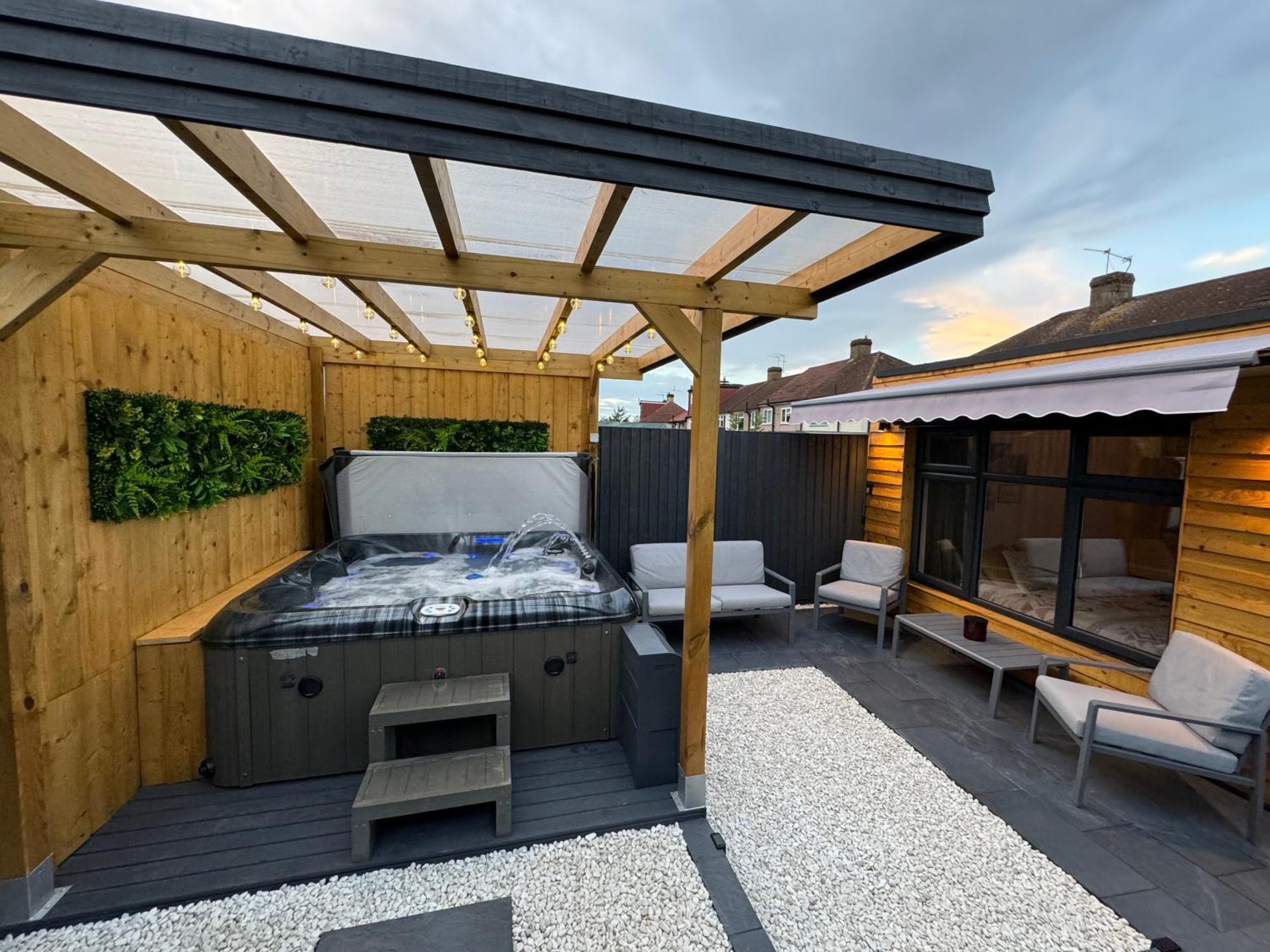Appartamento Wild & Free Hot Tub Retreat Dartford Esterno foto