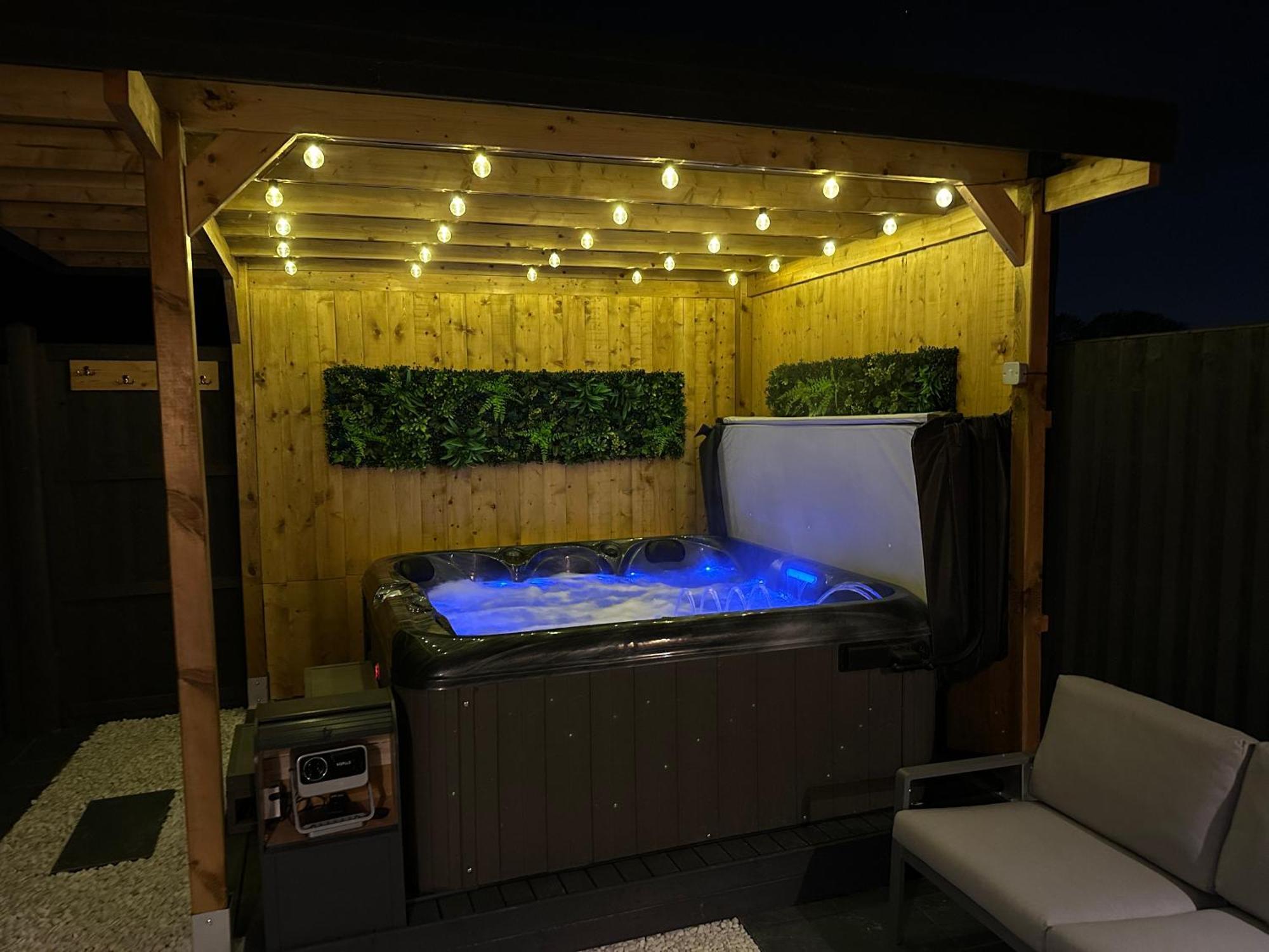 Appartamento Wild & Free Hot Tub Retreat Dartford Esterno foto