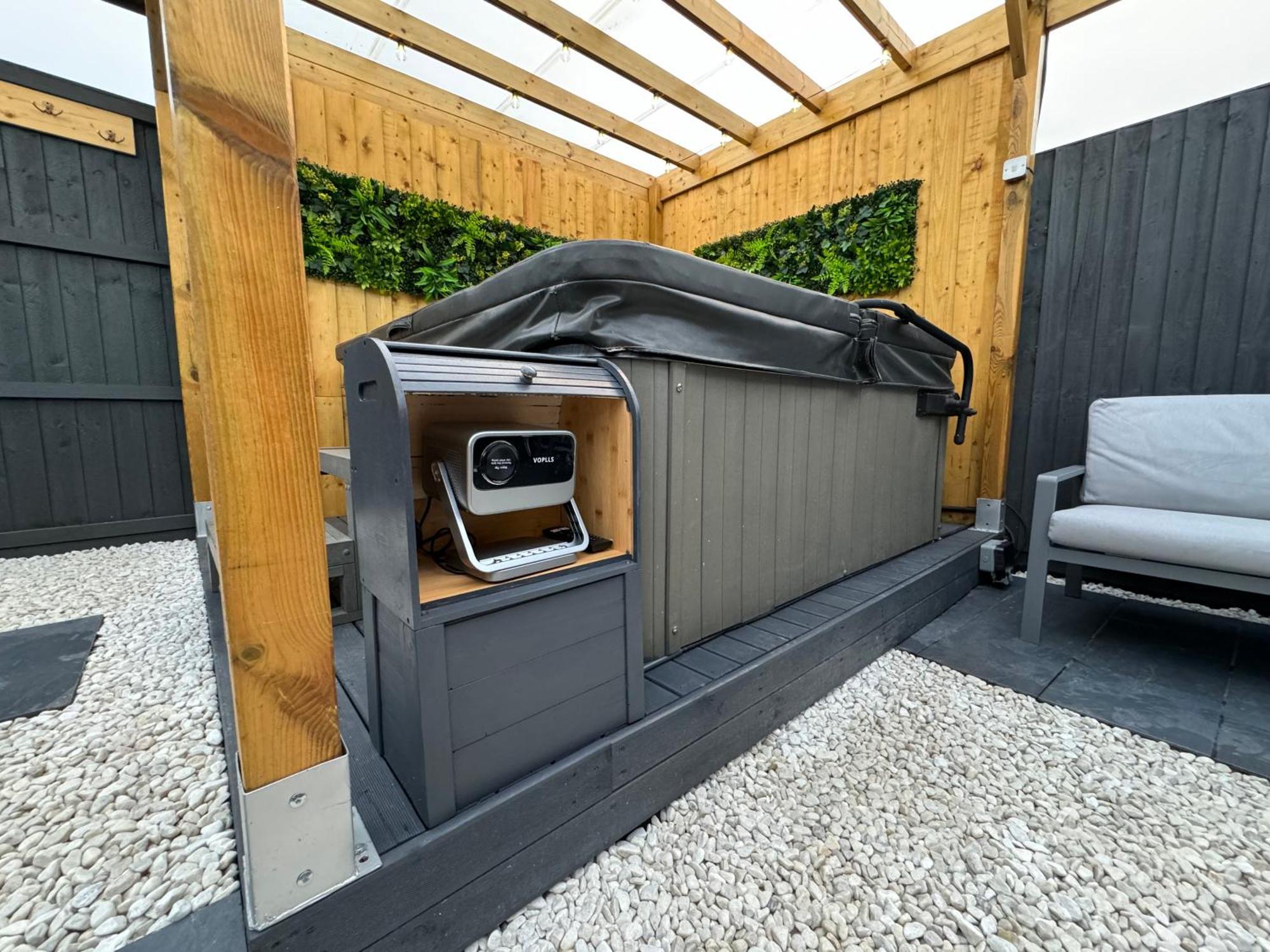 Appartamento Wild & Free Hot Tub Retreat Dartford Esterno foto