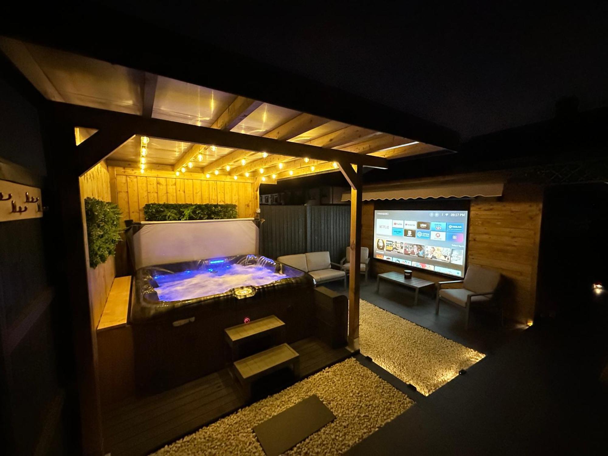 Appartamento Wild & Free Hot Tub Retreat Dartford Esterno foto