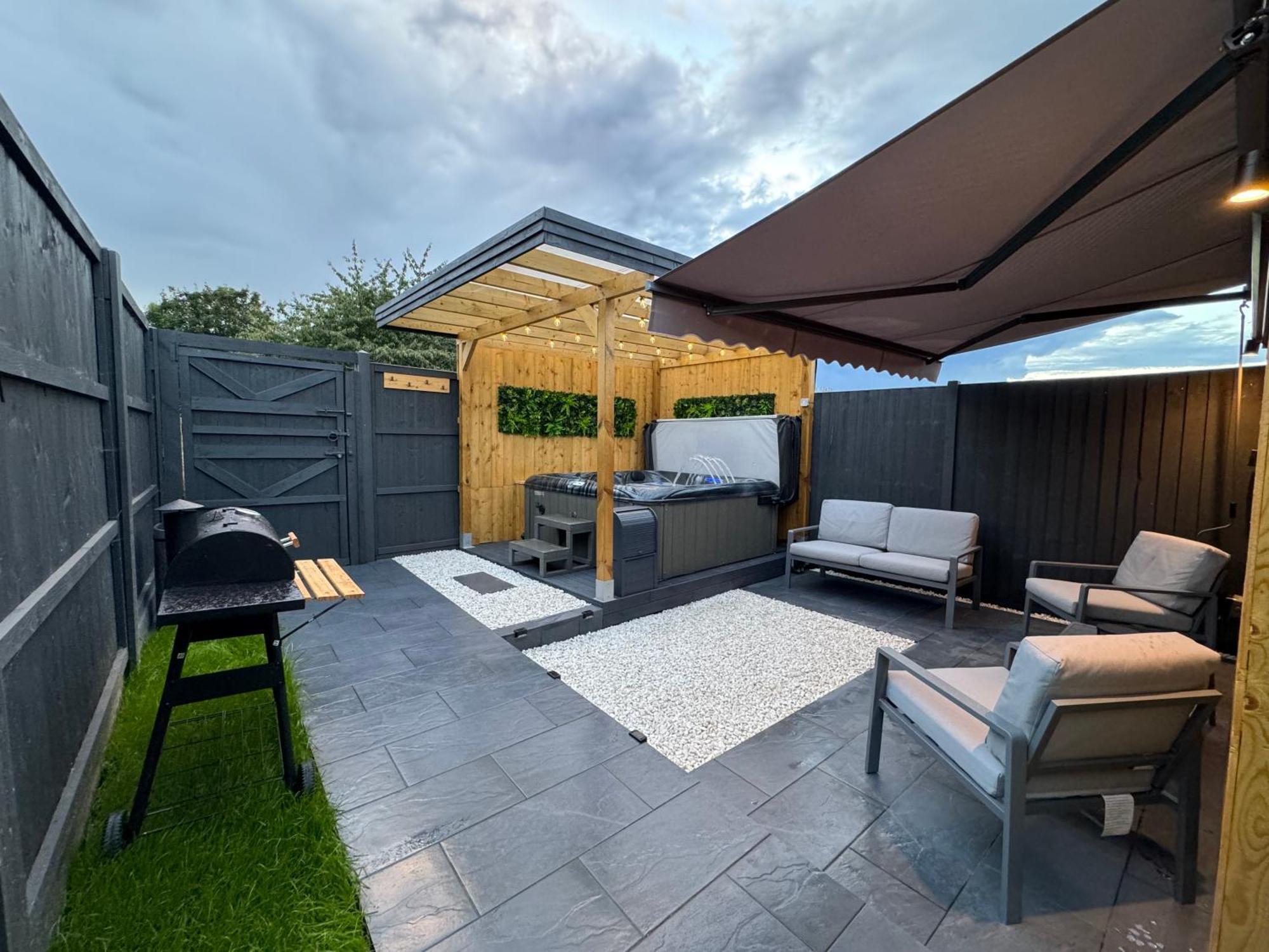 Appartamento Wild & Free Hot Tub Retreat Dartford Esterno foto